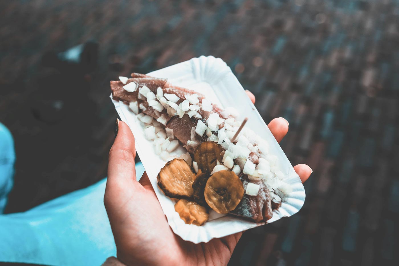 Herring_portion_in_Amsterdam