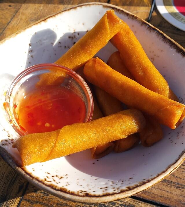 Kaastengels make a good late-night snack