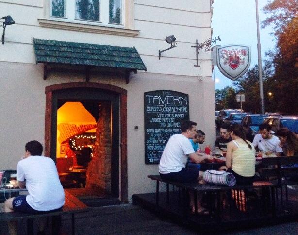the_tavern_burgers_prague_eating_prague
