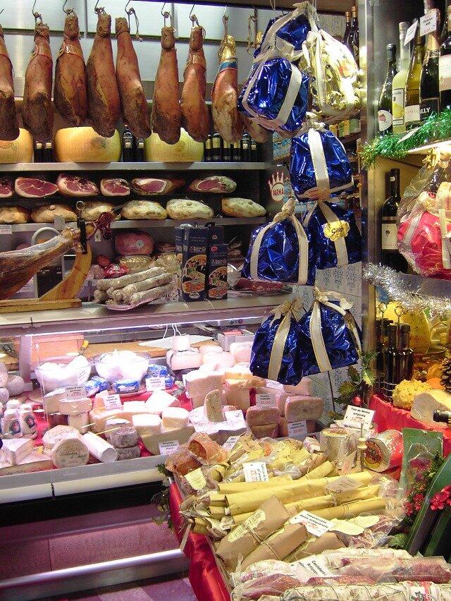 Rome_Italian_deli_supermarket