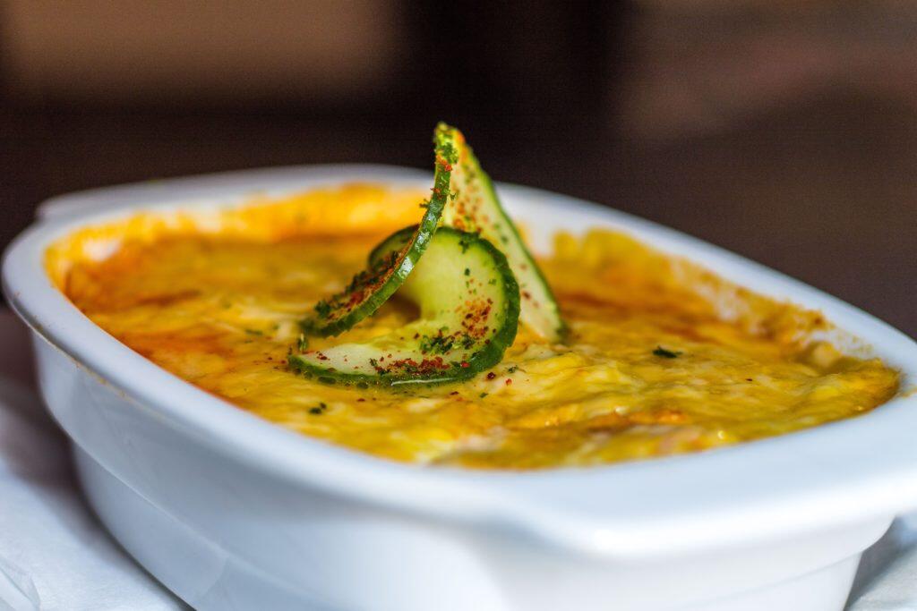 pexels-edwin-jaulani-2765875