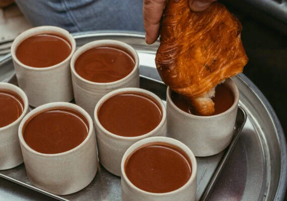 A Morning in Paris Food Tour: Croissants, Baguettes & Chocolate 