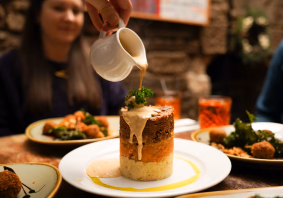 Eating Edinburgh: Old Town Food & Drinks Tour