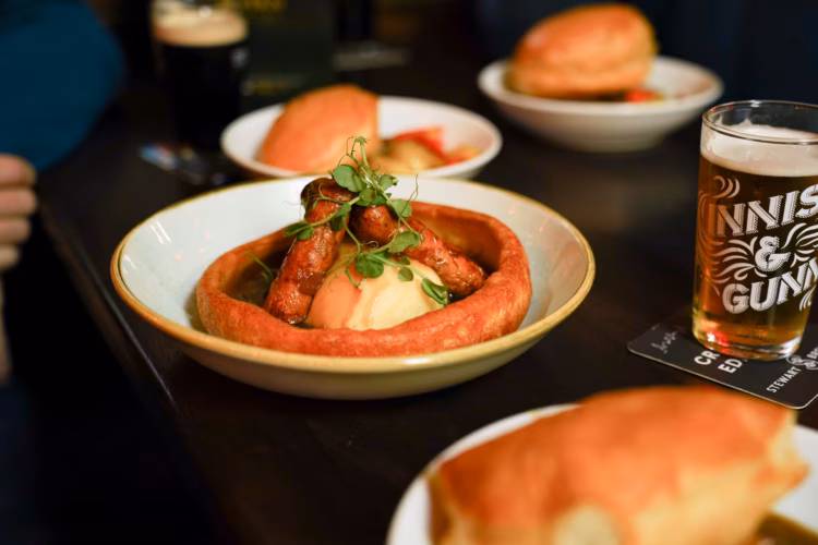 Eating Edinburgh: Old Town Food & Drinks Tour