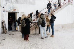 group_of_people_Ginjinha_do_Carmo