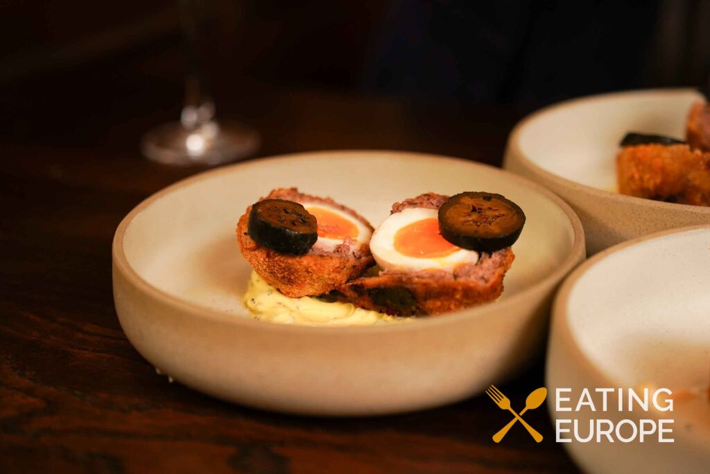 Eating Edinburgh Old Town Food & Drinks Tour1