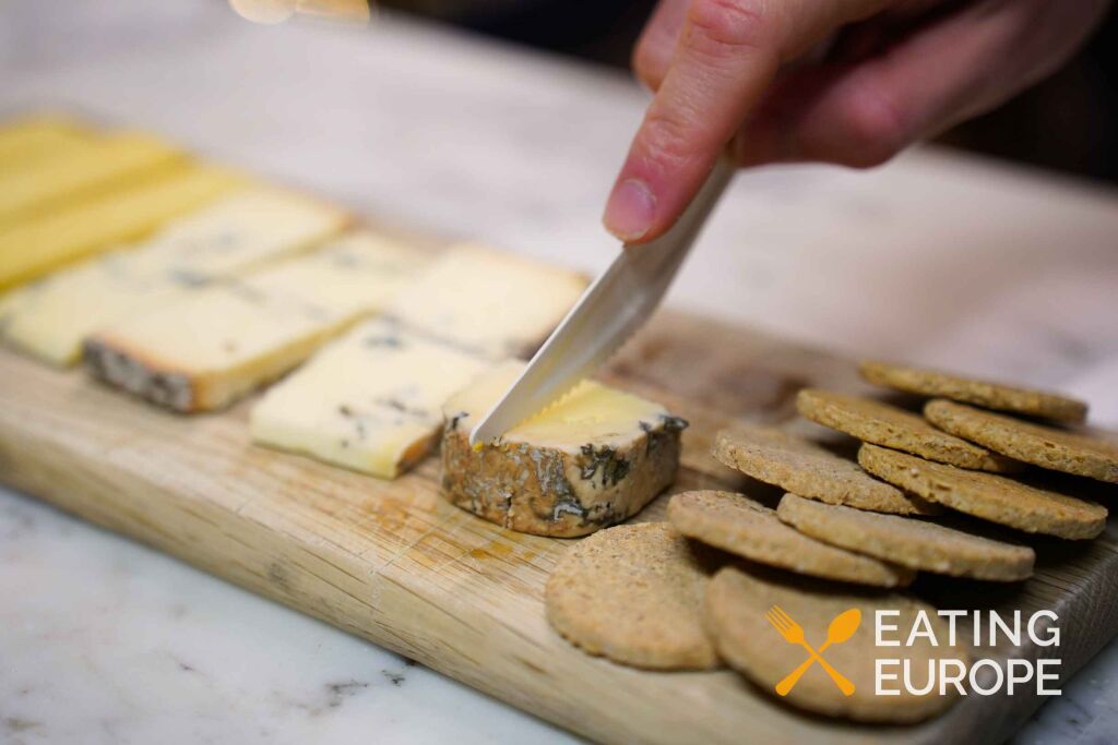 Eating Edinburgh Old Town Food & Drinks Tour14