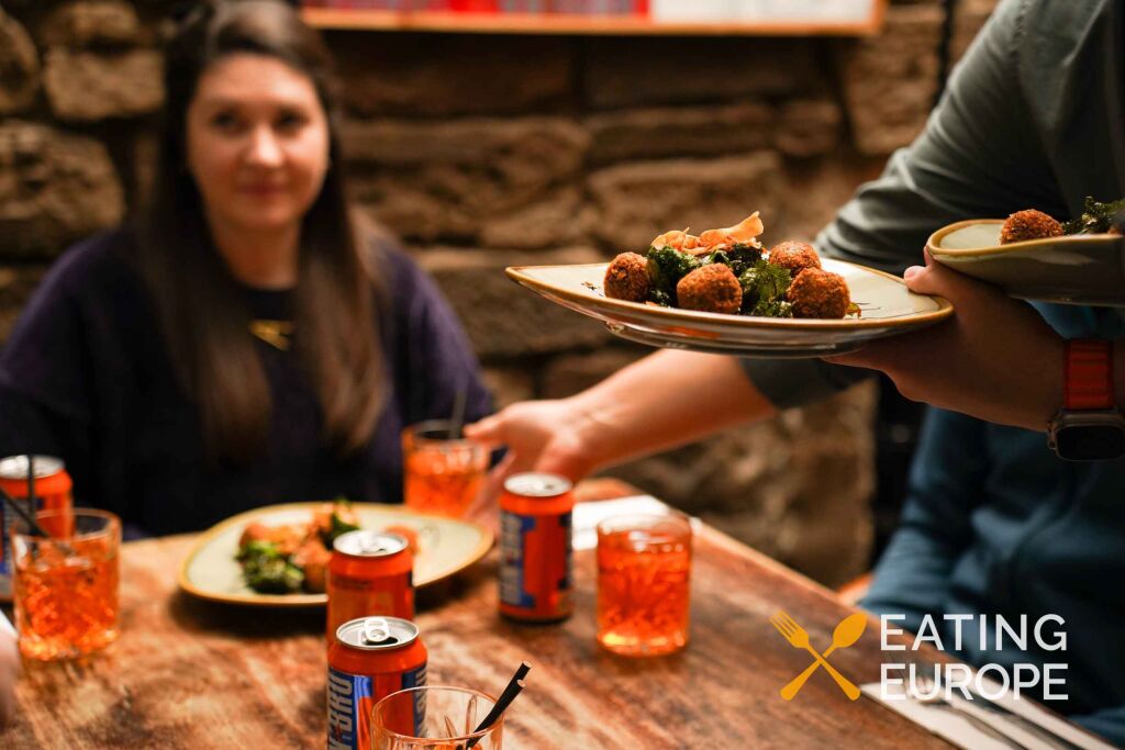 Eating Edinburgh Old Town Food & Drinks Tour7