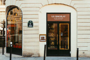 outside_of_Alain_Ducasse_Chocolate_Paris