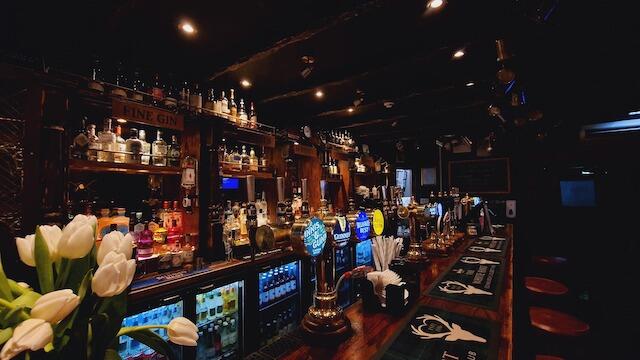 The_White_Hart_Inn_bar_Edinburgh