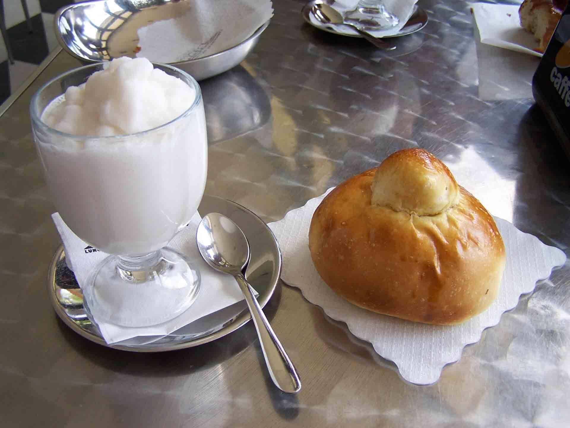granita_and_brioche_dessert_Sicily