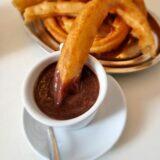 portion_of_churros_with_chocolate_Madrid