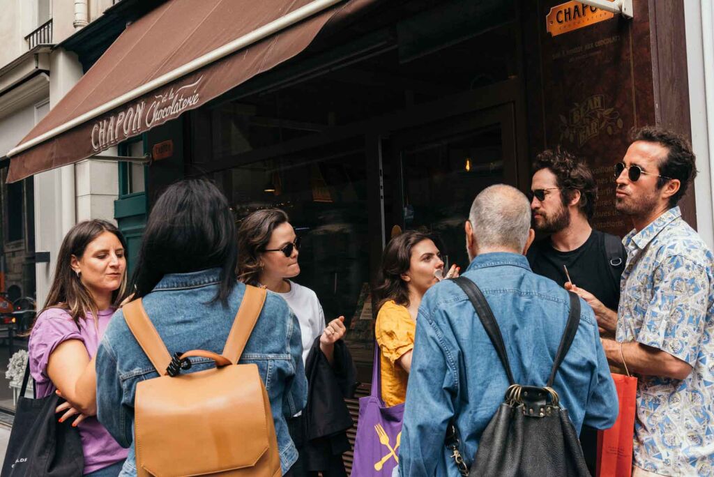 Eating_Europe_group_tour_outside_Chapon_et_la_Chocolaterie_paris