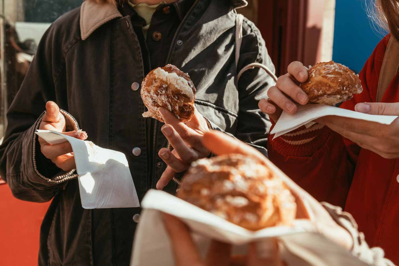 close_up_of_people_eating_at_Tranché_Bakery_Paris