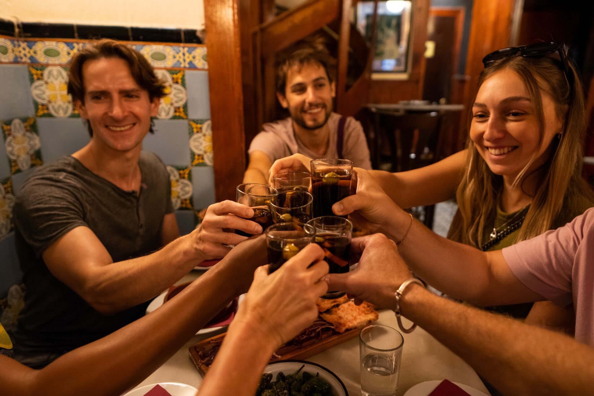 barcelona_gothic_cheers