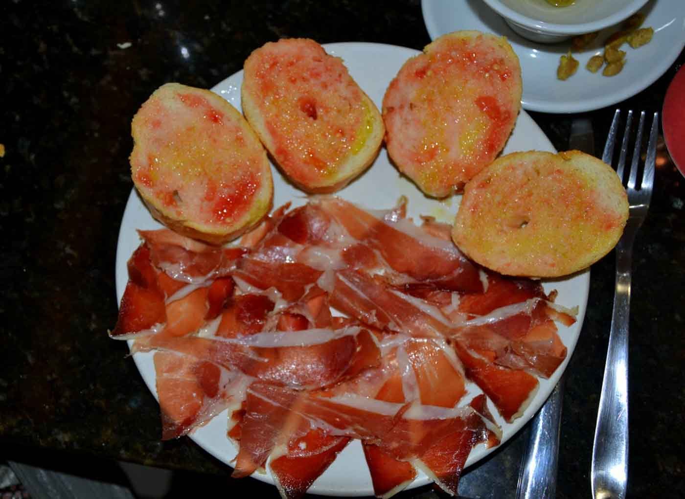 Catalan_Pa_amb_Tomàquet_with_Jamón_Barcelona