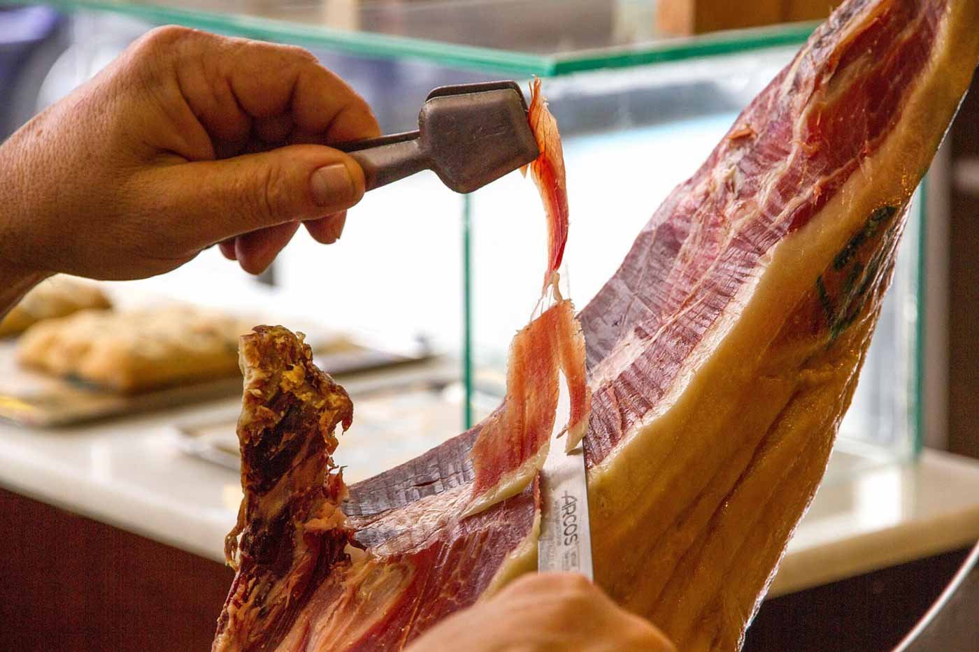 Chef_cutting_jamon_Barcelona