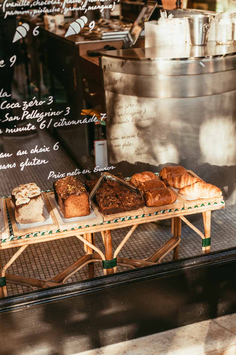 Baked_goods_Creme_du_Palais_Royale_Paris