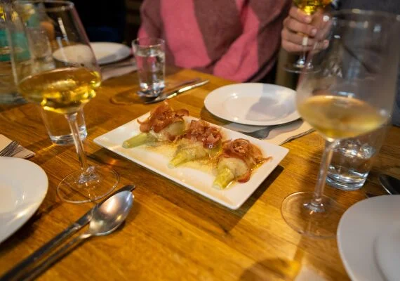 Barcelona Poble Sec Tapas & Wine Tour 