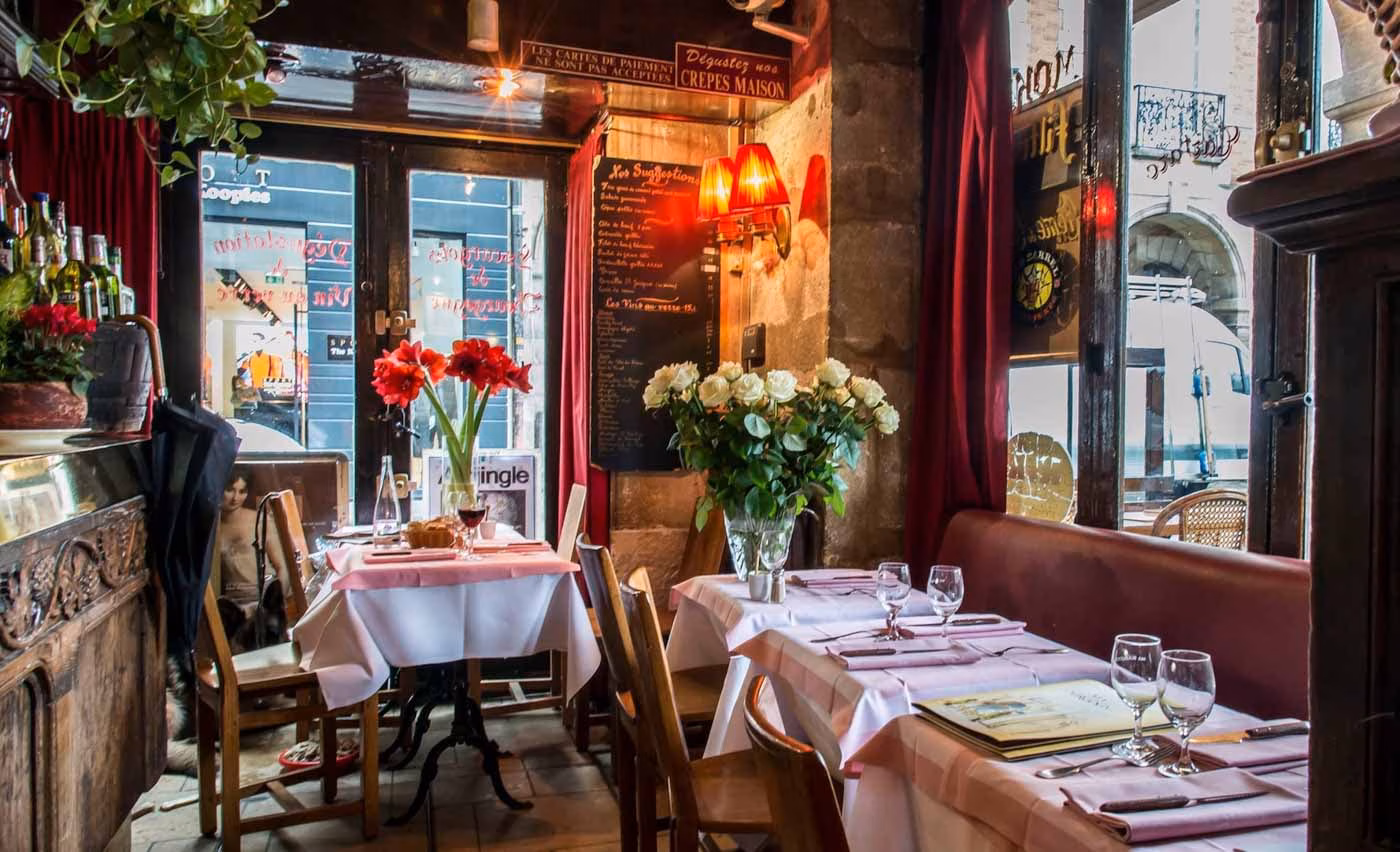 Dining_room_Ma_Bourgogne_Paris