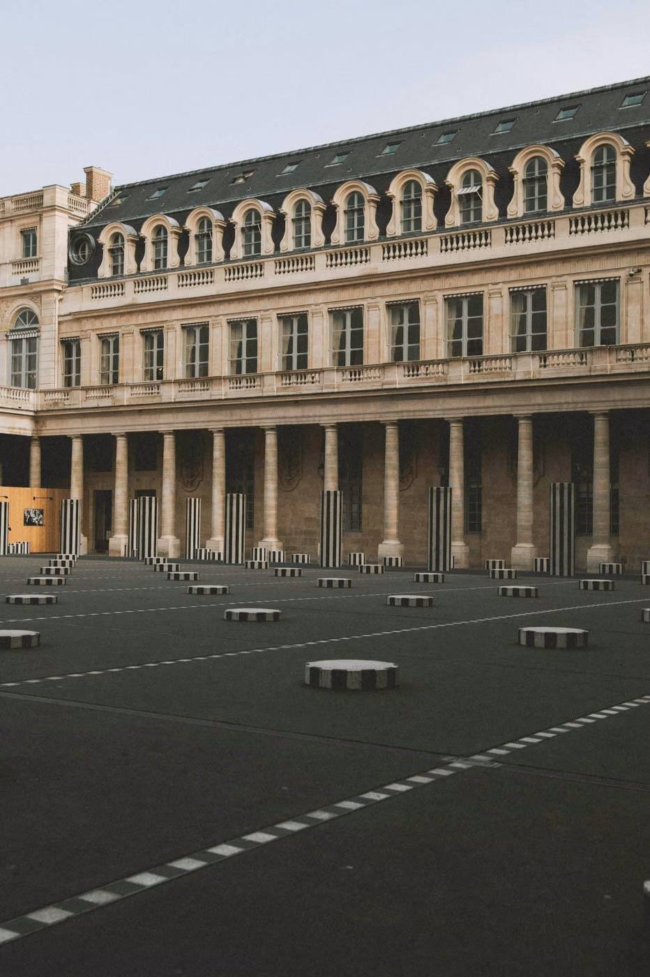 Palais_Royal_columns